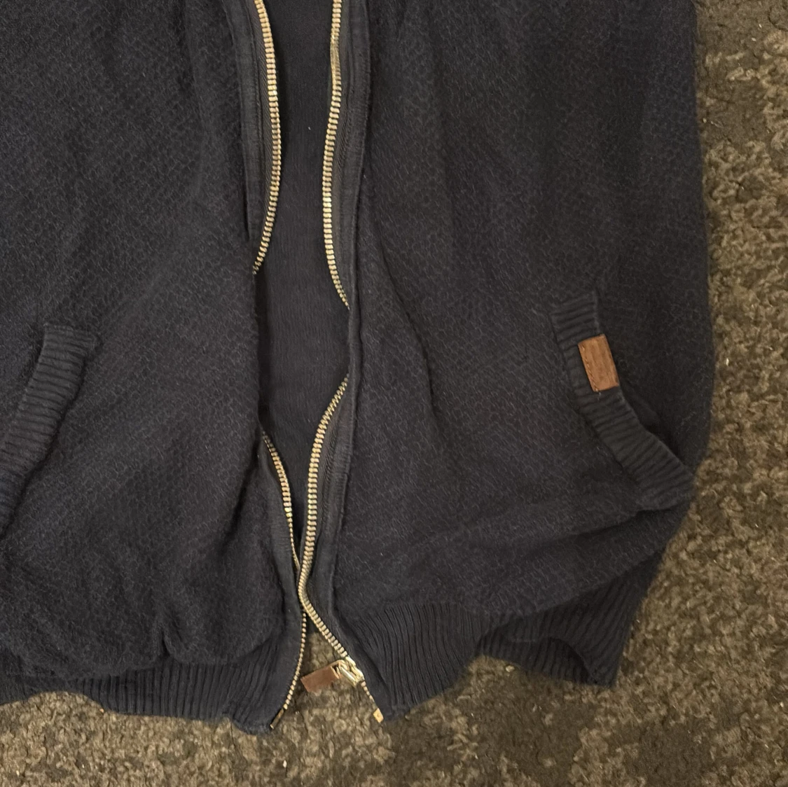 Marinblå hoodie från Massimo Dutti - 2