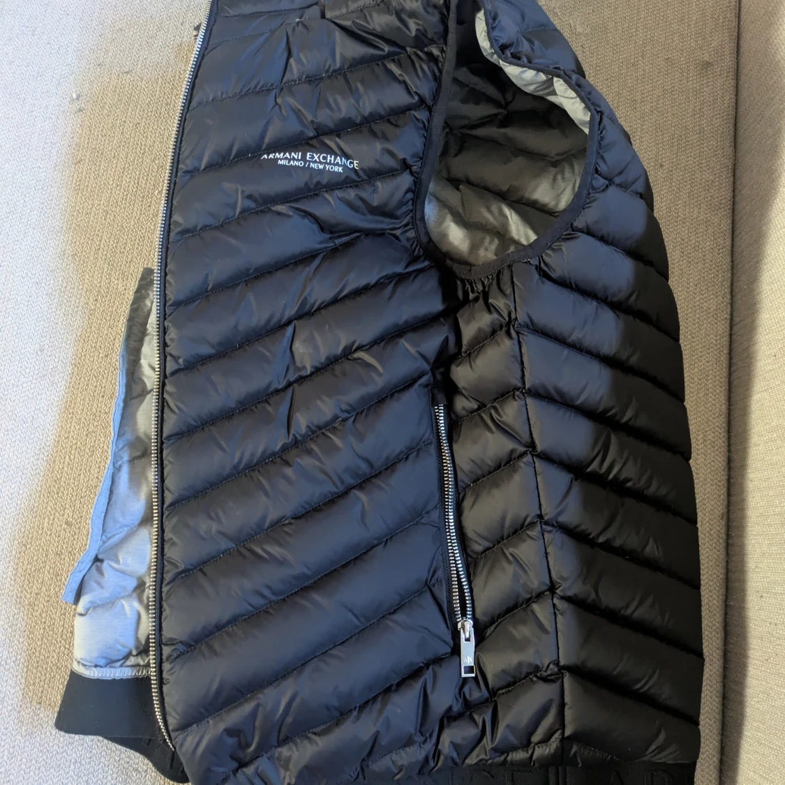 Svart dunväst från Armani Exchange - 3