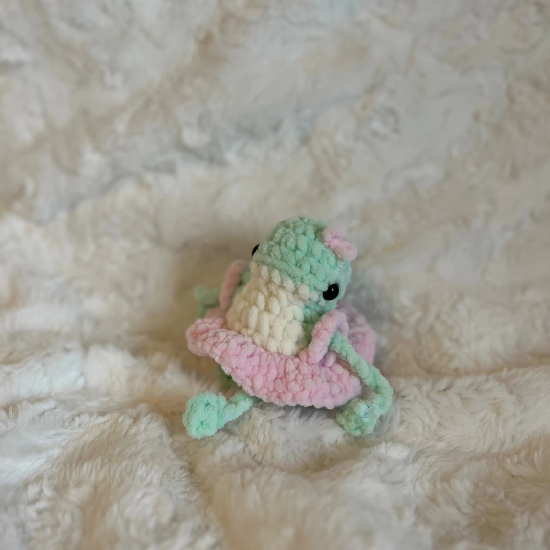 Virkad groda med klänning - 2