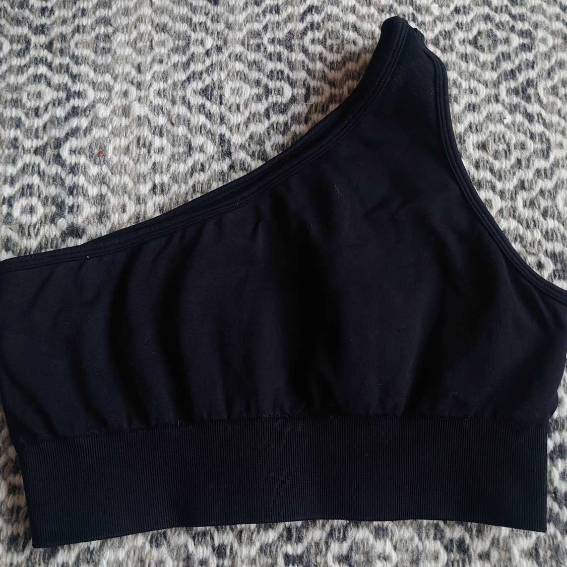 Svart oneshoulder topp från Relode, S - 1