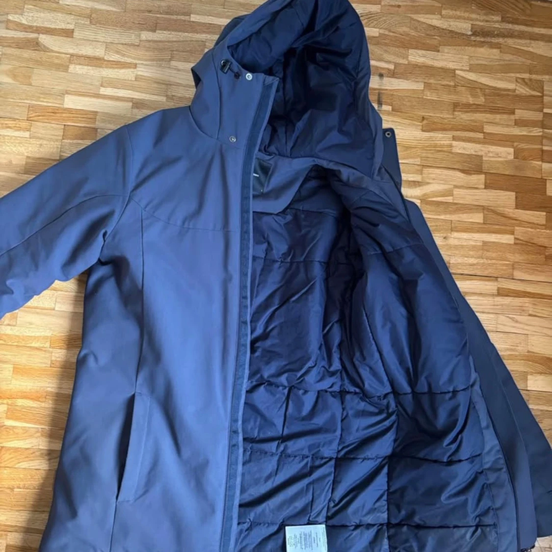 Blå Peak Performance dunjacka  - 2