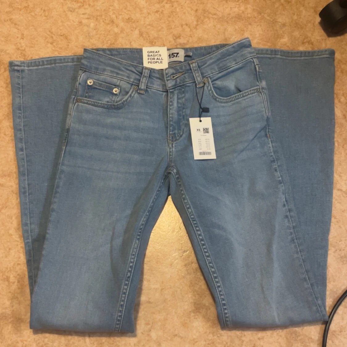 Bootcut jeans i ljusblå denim från 157