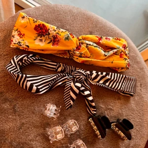 Hårband - Två hårband från Gina Tricot, mycket sparsamt använda, och hårklämmor, aldrig använda 