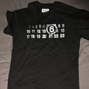 Maison margiela - Mason margiela t-shirt, fint skick, Storlek L, hör av dig vid fundering!