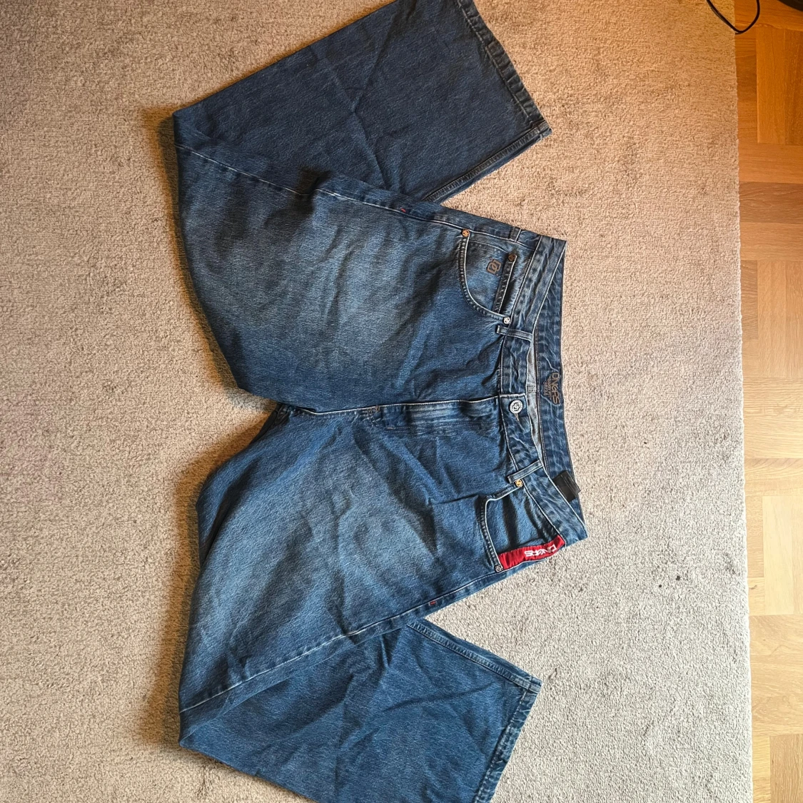 Blå baggy jeans från DNGRS