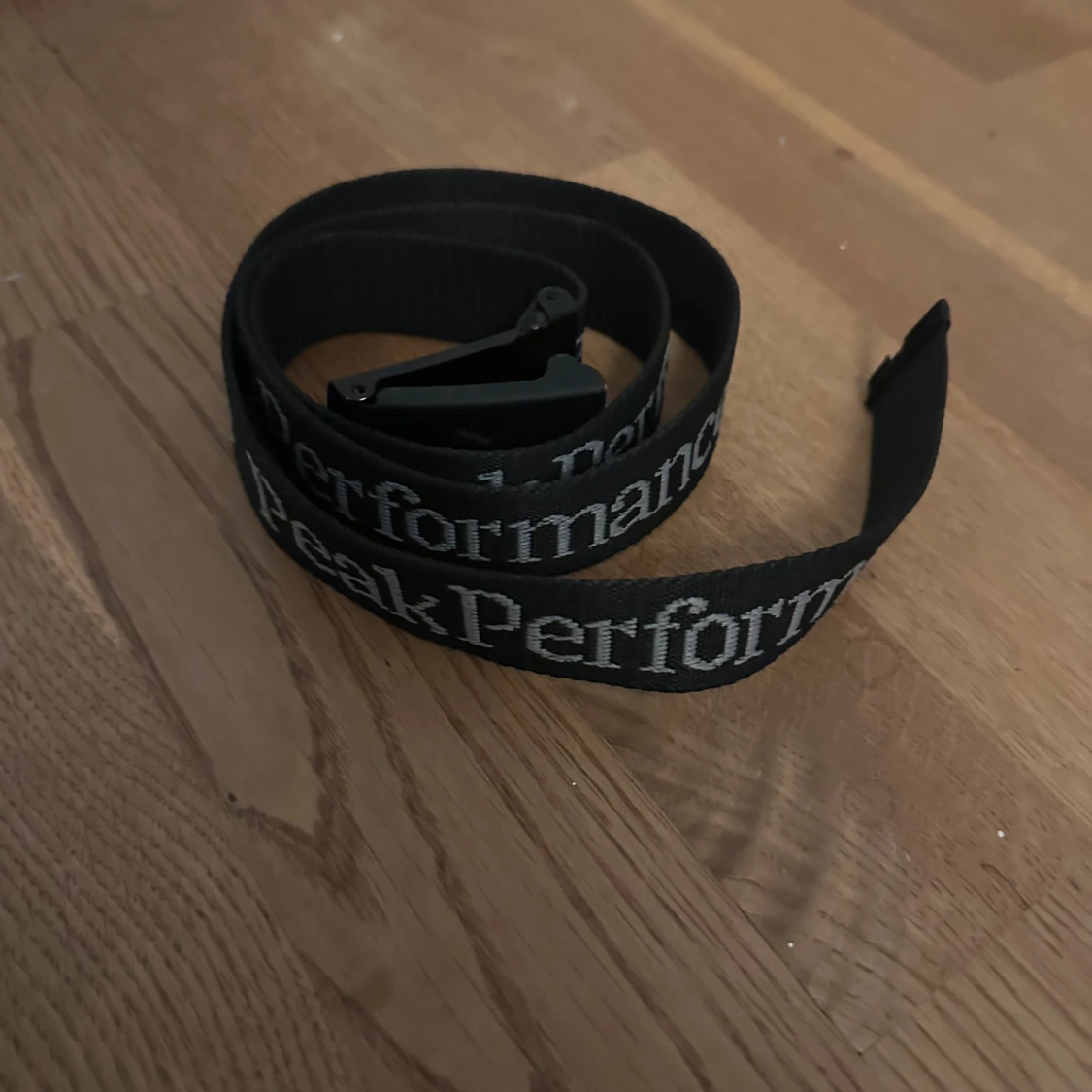 Svart Peak Performance bälte