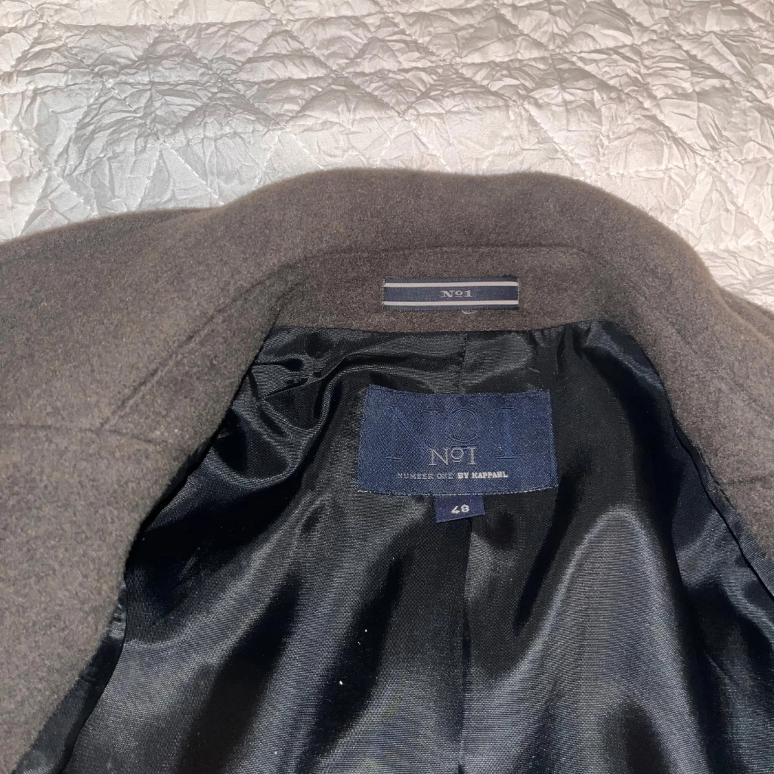 Svart rock från Number One by Kappahl - 2