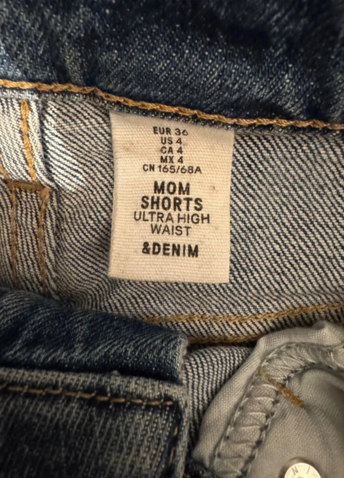 Högmidjade jeansshorts från H&M - 3
