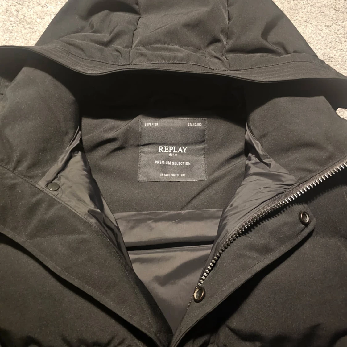 Svart pufferjacka från Replay - 2