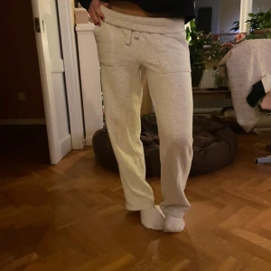 Ljusgrå mjukisbyxor med snörning - Super mysiga gråa mjukisbyxor💕💕