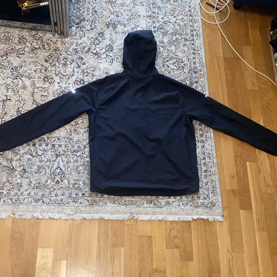 Svart Nike Miller vindjacka med huva - 1