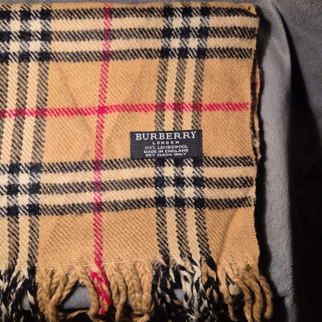 Rutig beige halsduk från Burberry - 1