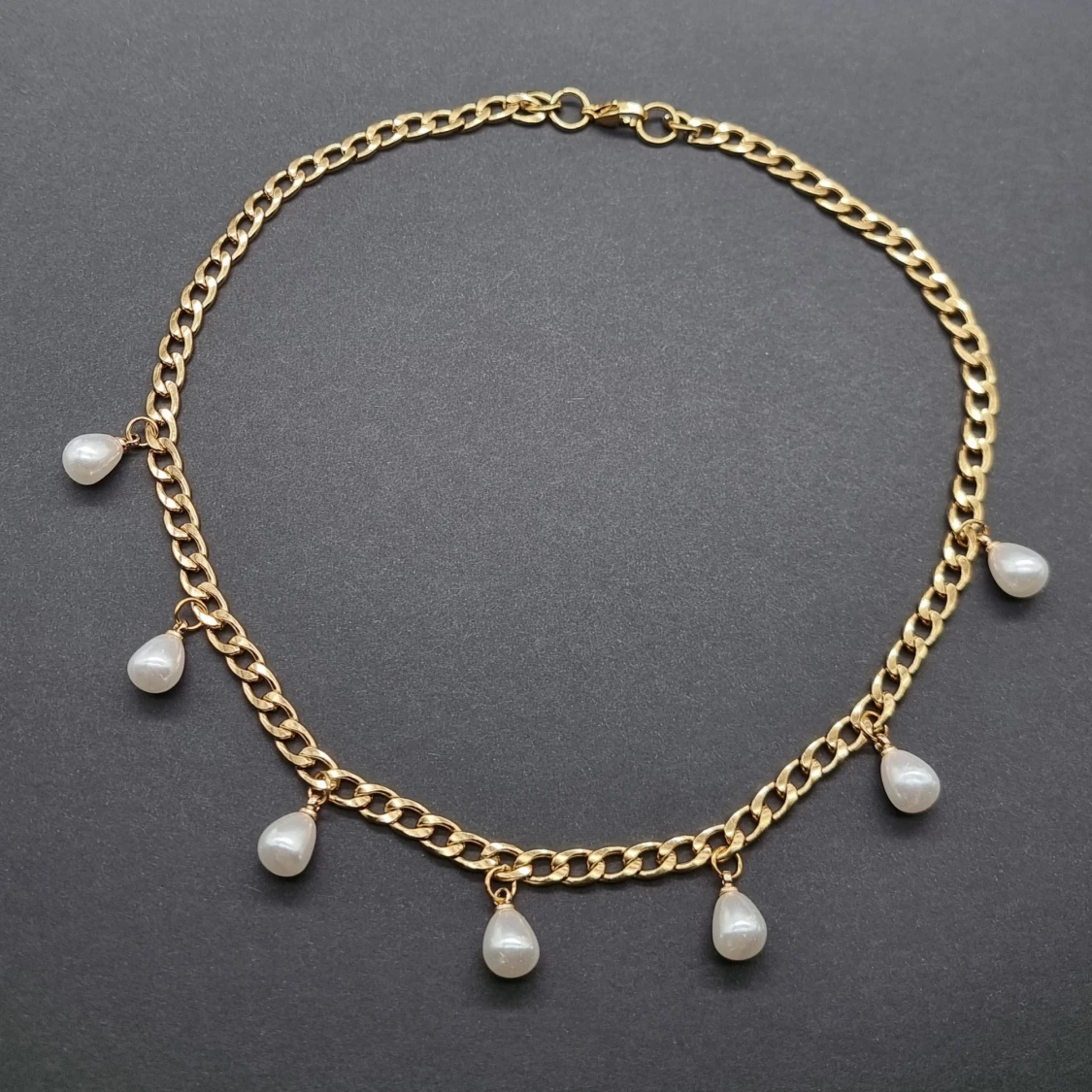 Handgjort halsband  - 1