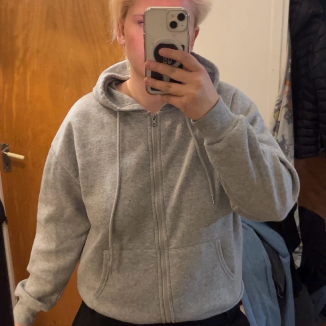 Grå zip-hoodie med huva - 1