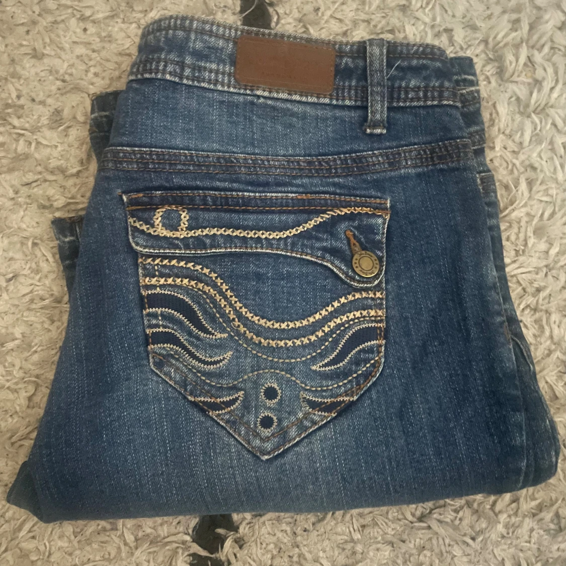 Low waist bootcut jeans