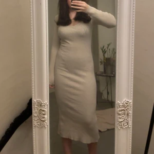 Stickadklänning - PERFEKT nu till höst/jul. Inga defekter och skönt material