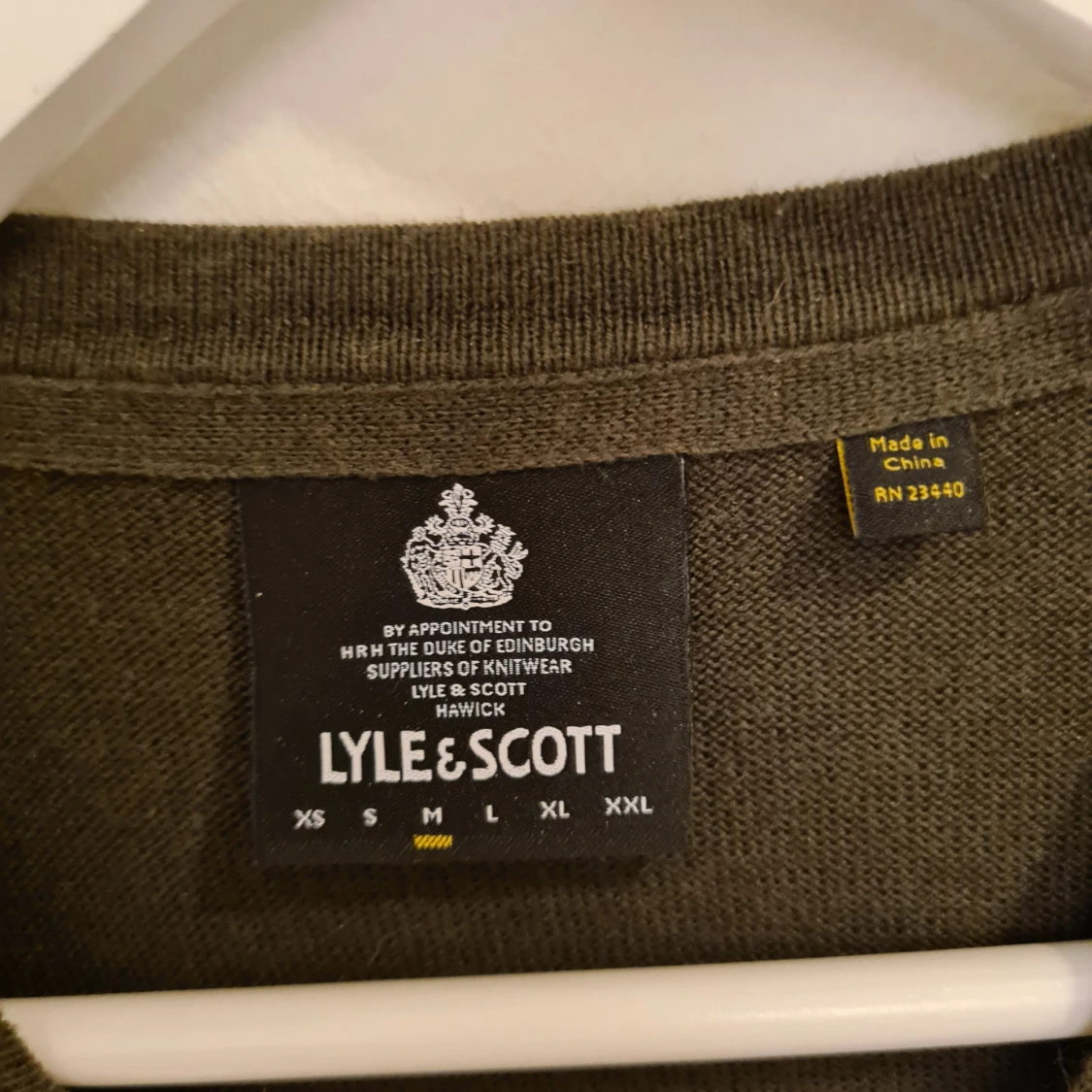 Brun stickad tröja från Lyle & Scott - 3