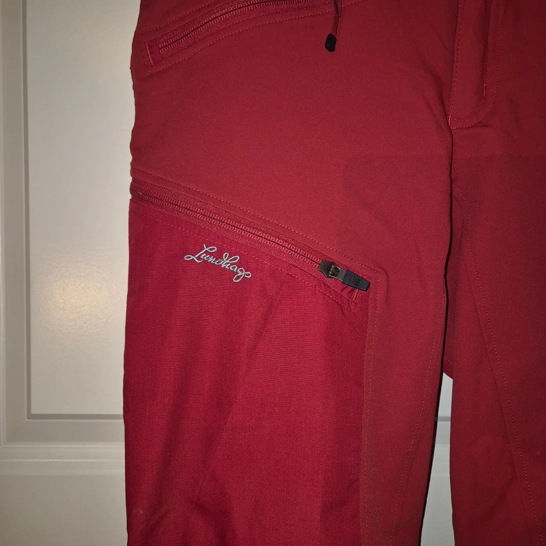 Röda vandringsbyxor från Lundhags - 3