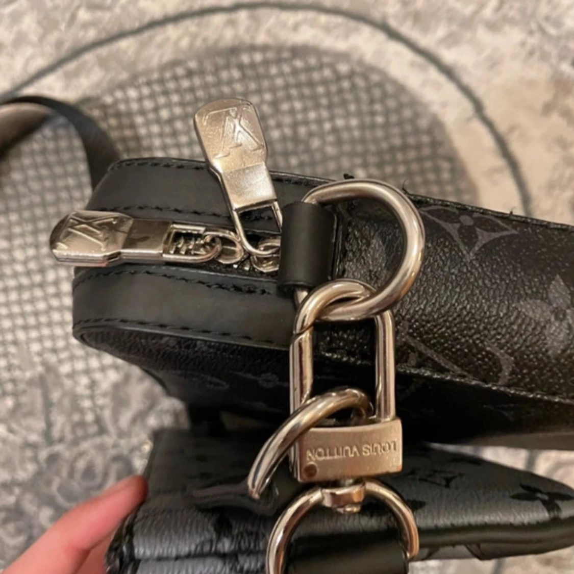 L och V väska helt ny  - 3