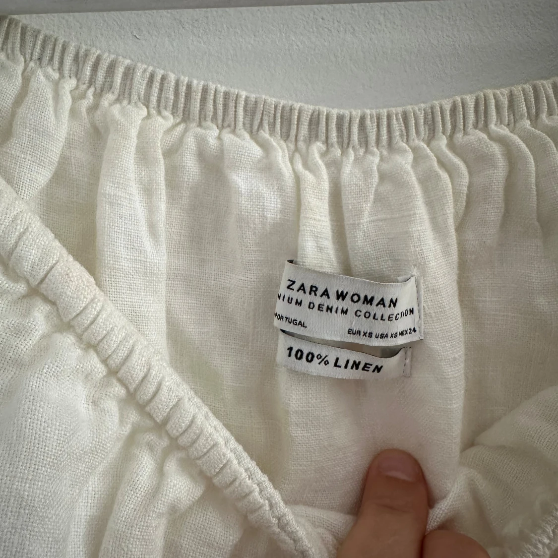 Vit offshoulder linnetopp från Zara - 3