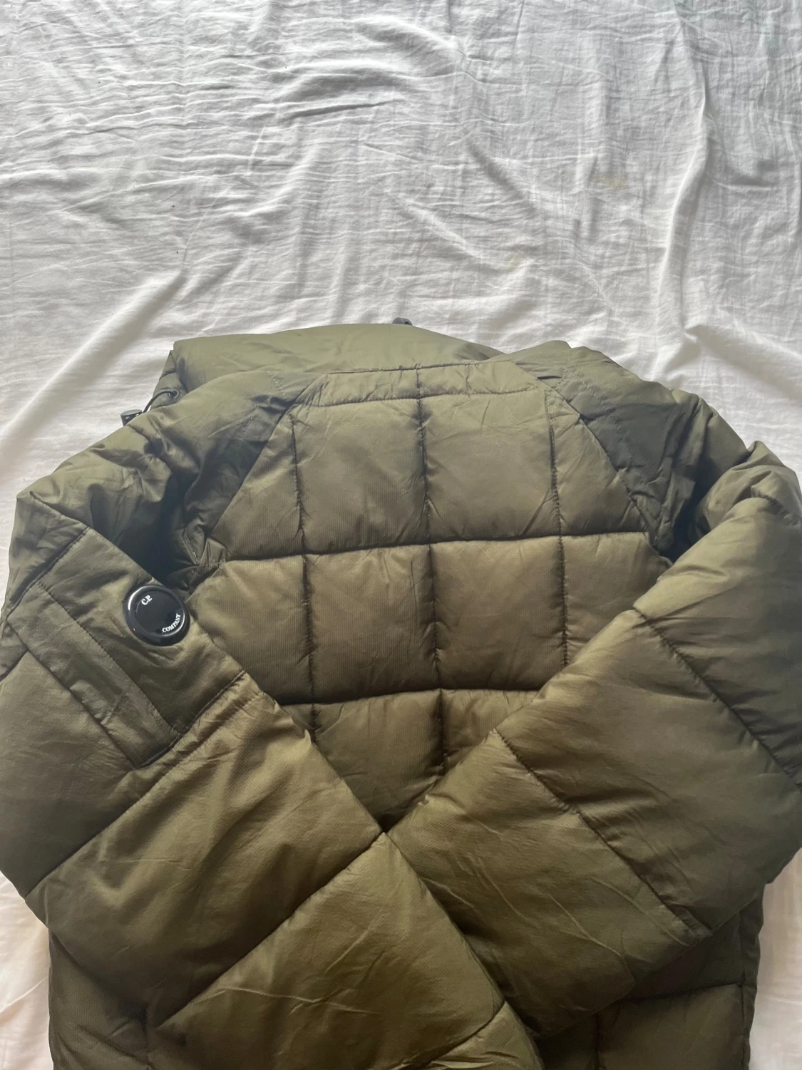 Olivgrön pufferjacka från C.P. Company - 3