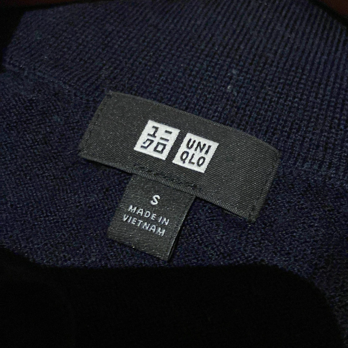 Svart pikétröja från Uniqlo - 2