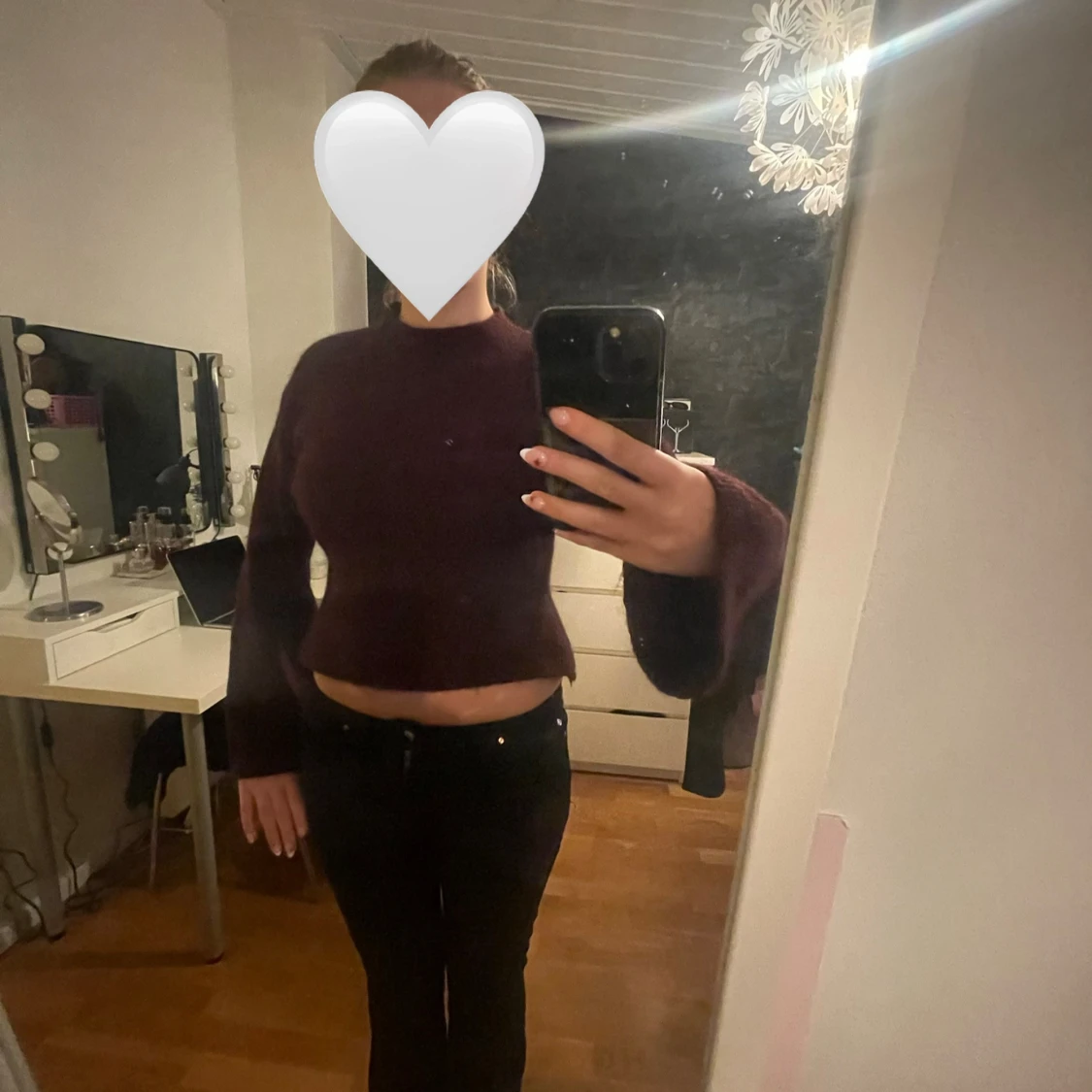 Vinröd croppad stickad tröja