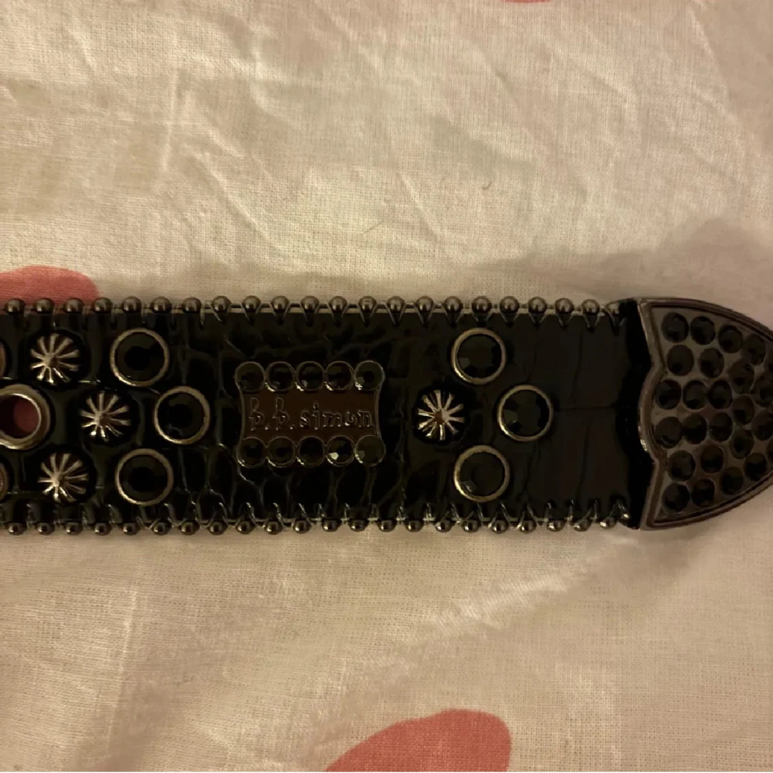 Svart bälte med nitar från B.B. Simon - 1