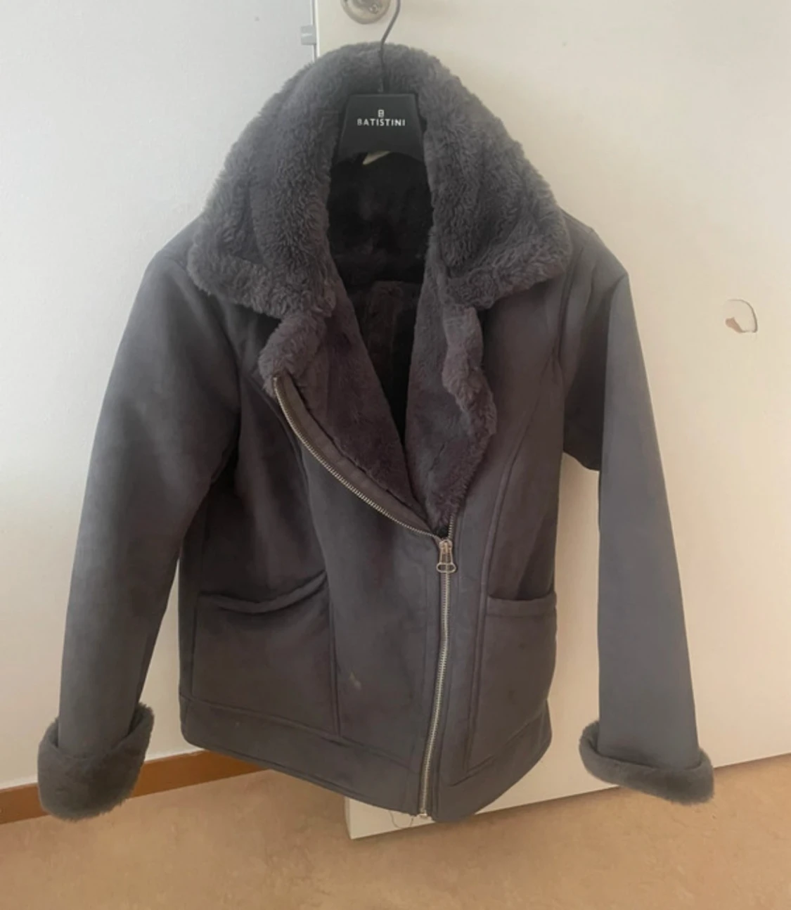 Mörkgrå teddyjacka från H&M Divided - 2