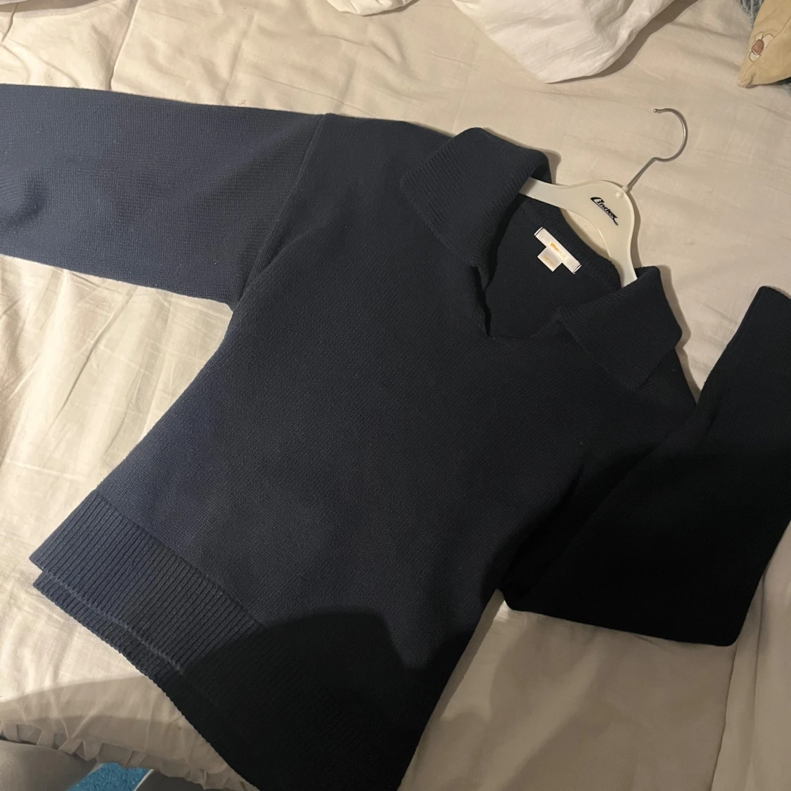 Mörkblå stickad - 1