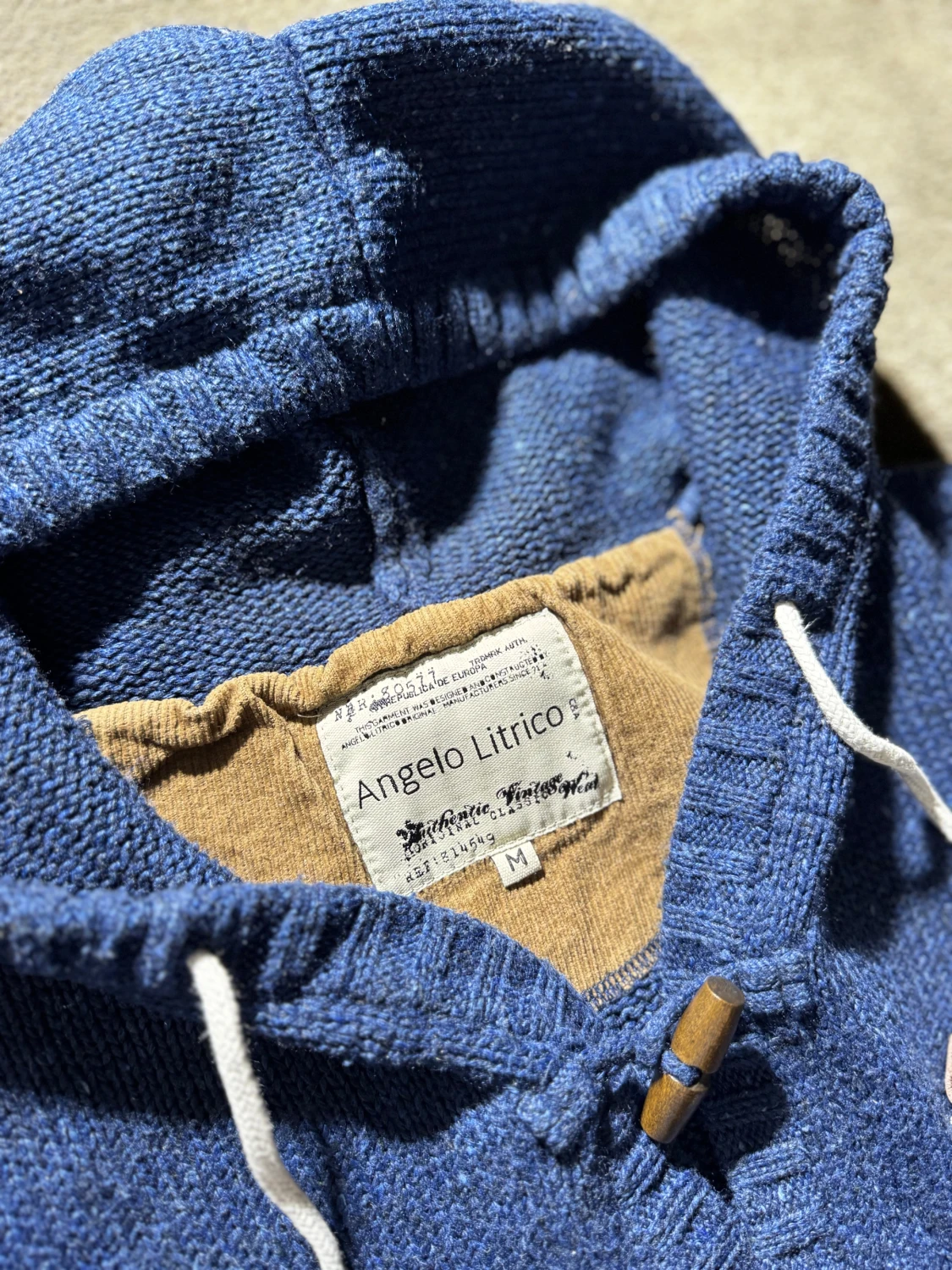 Blå hoodie med snörning från Angelo Litrico - 2