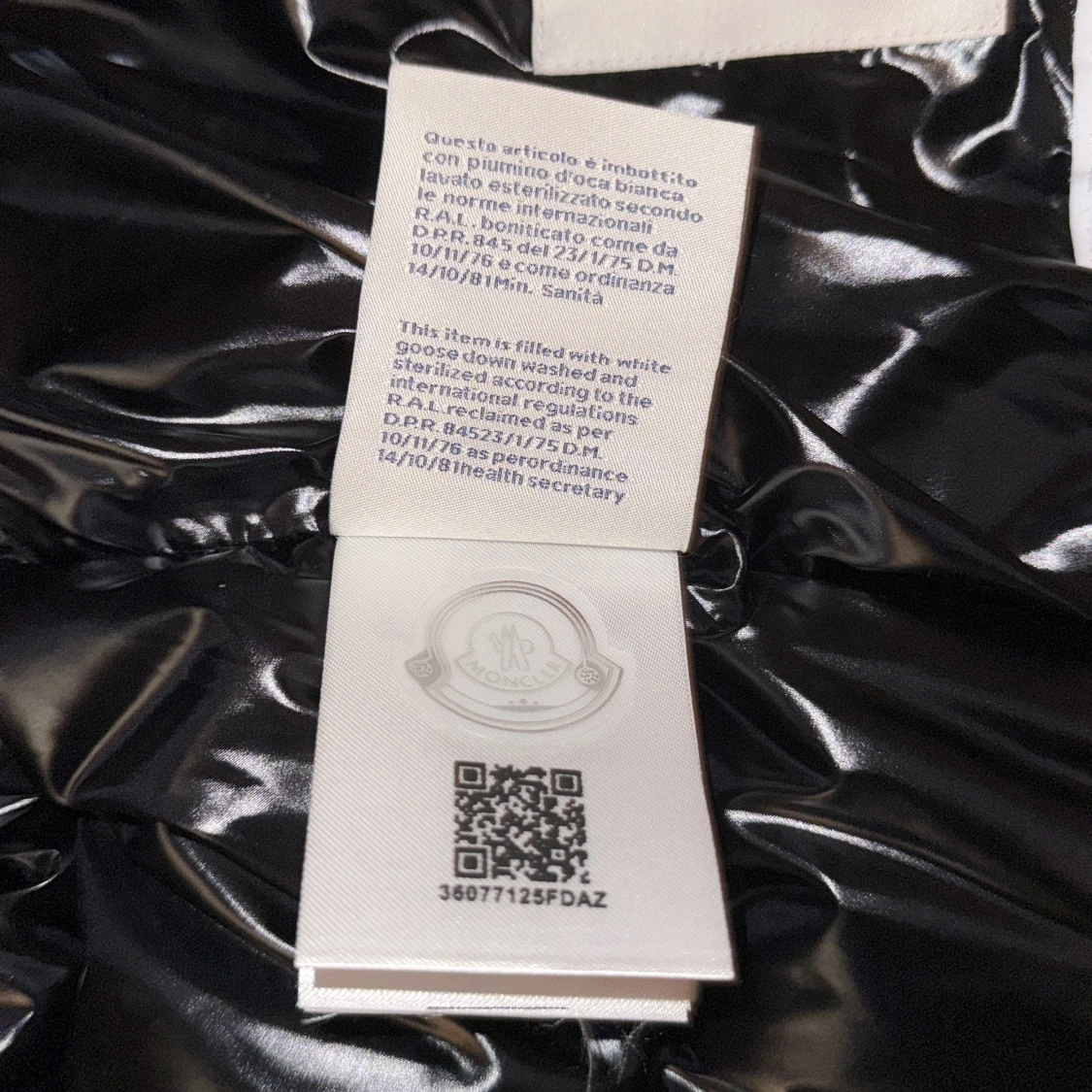 Svart dunväst från Moncler - 3