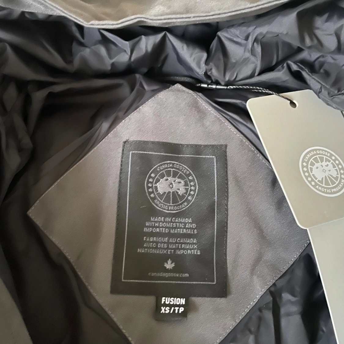 Svart pufferjacka från Canada Goose XS - 1