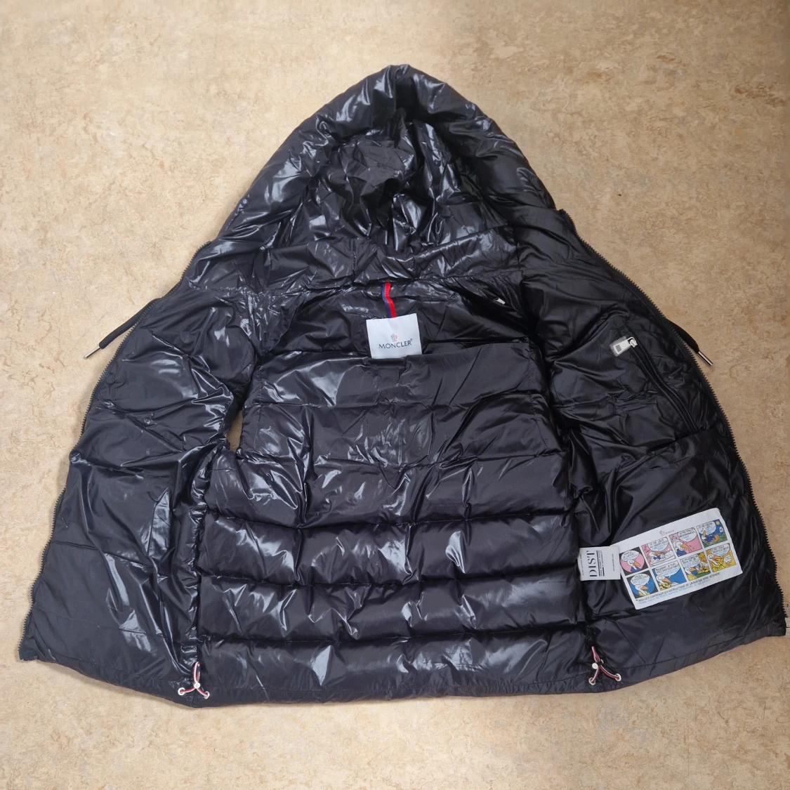 Svart dunväst från Moncler med huva - 2