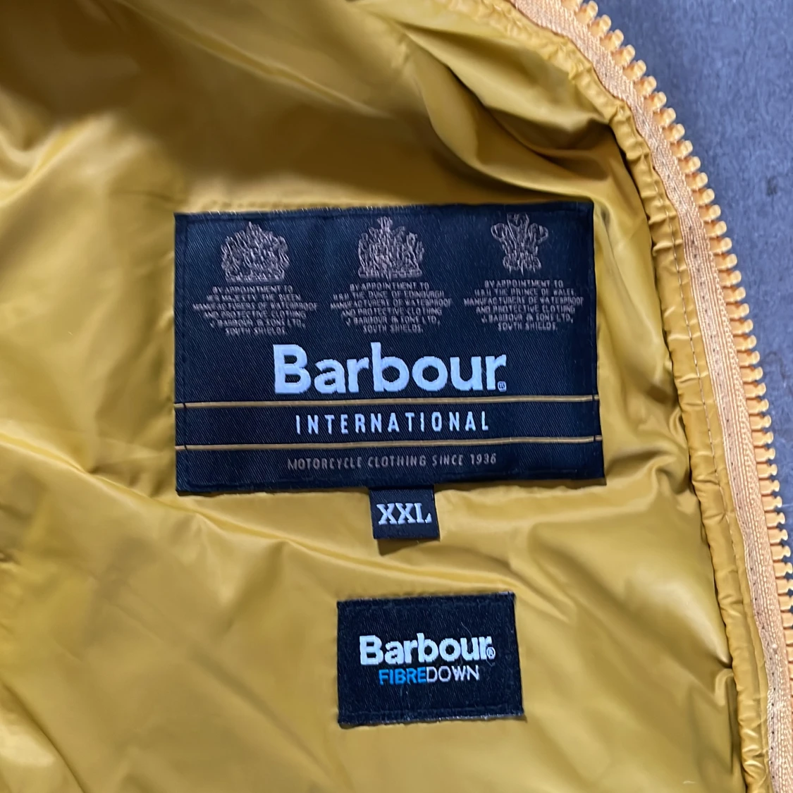 Svart dunväst från Barbour International - 2