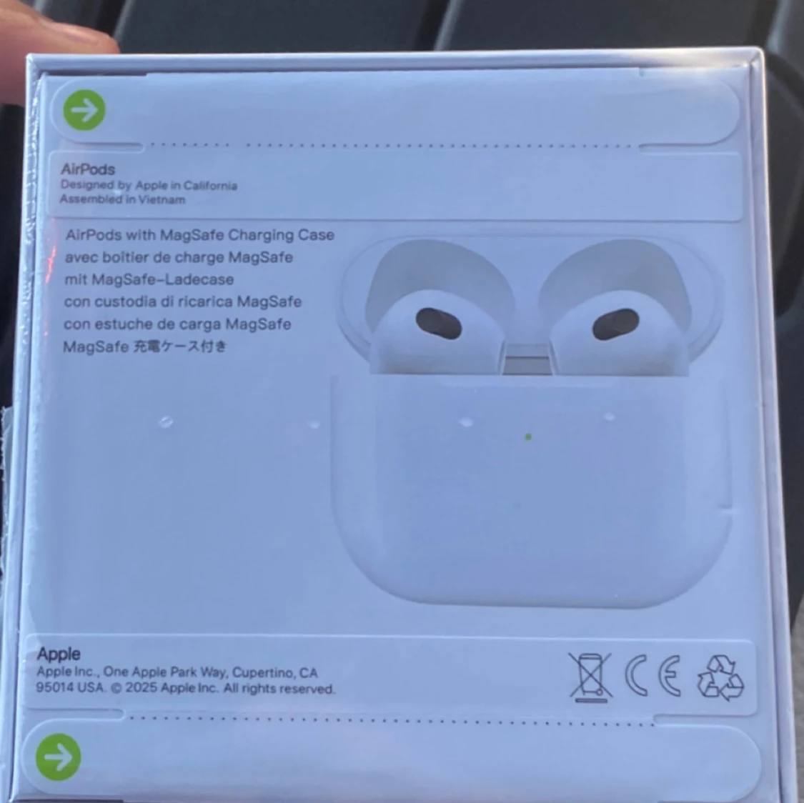 AirPods (3rd generation) with MagSafe Charging Case - 2