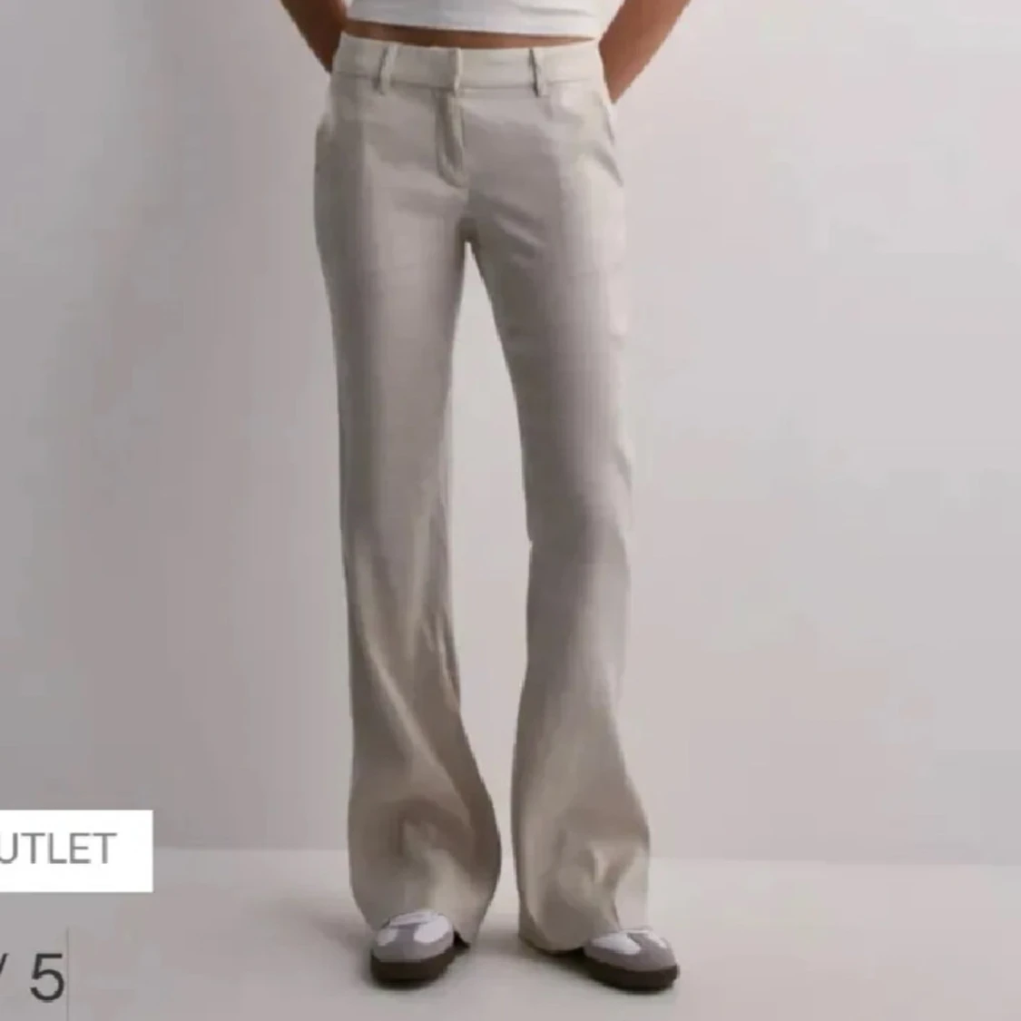 Beiga linnebyxor med bootcut