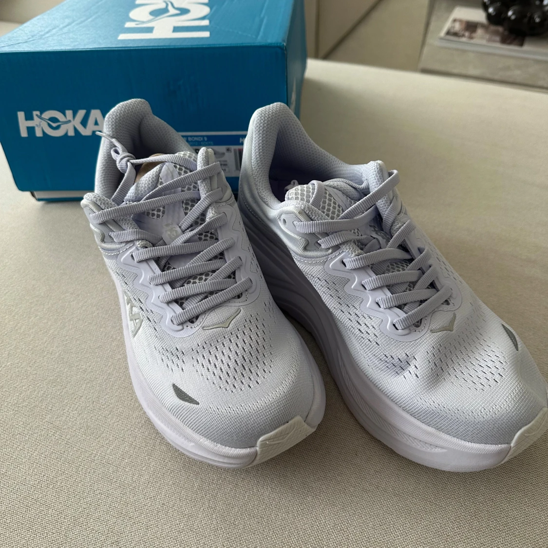 Lila Hoka Bondi 9 sneakers