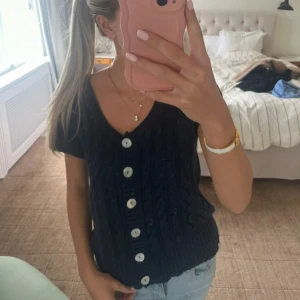 Blå kofta  - Superfin blå kofta som inte kommer till användning!