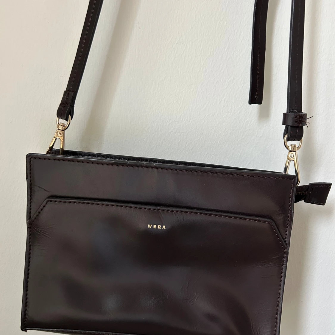 Mörkbrun axelväska från Wera