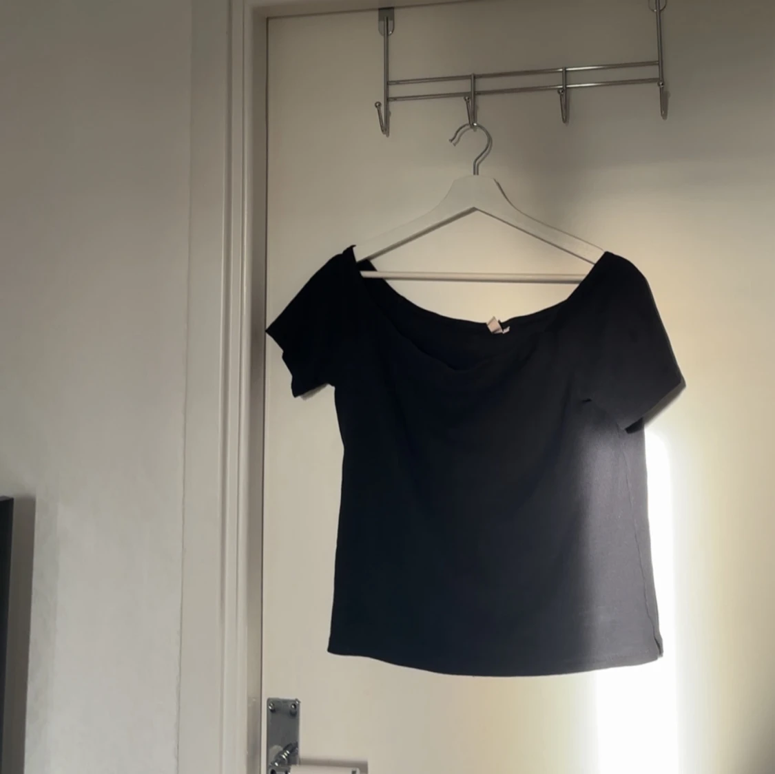Svart offshoulder topp