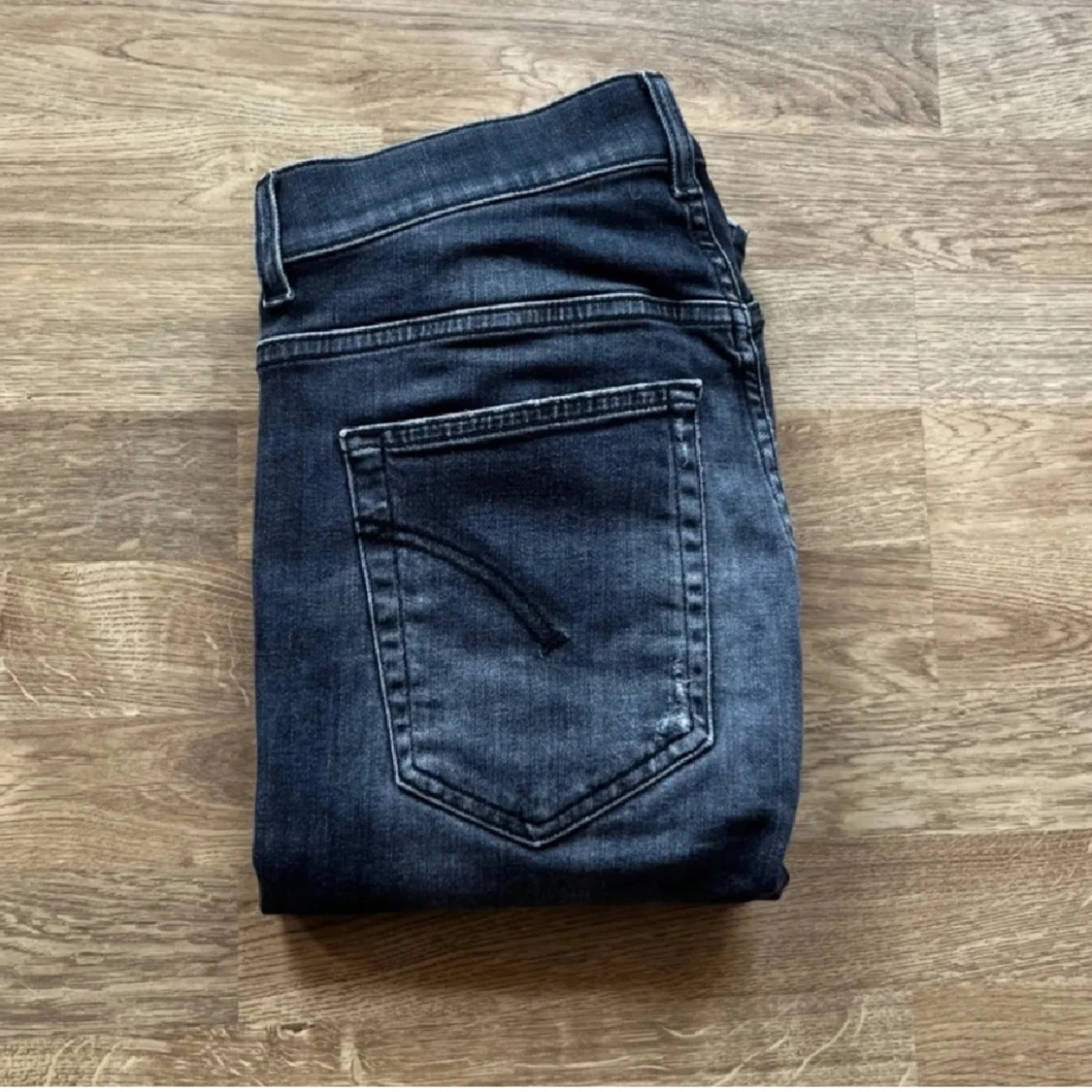 Mörkgrå dondup jeans med slitningar - 2