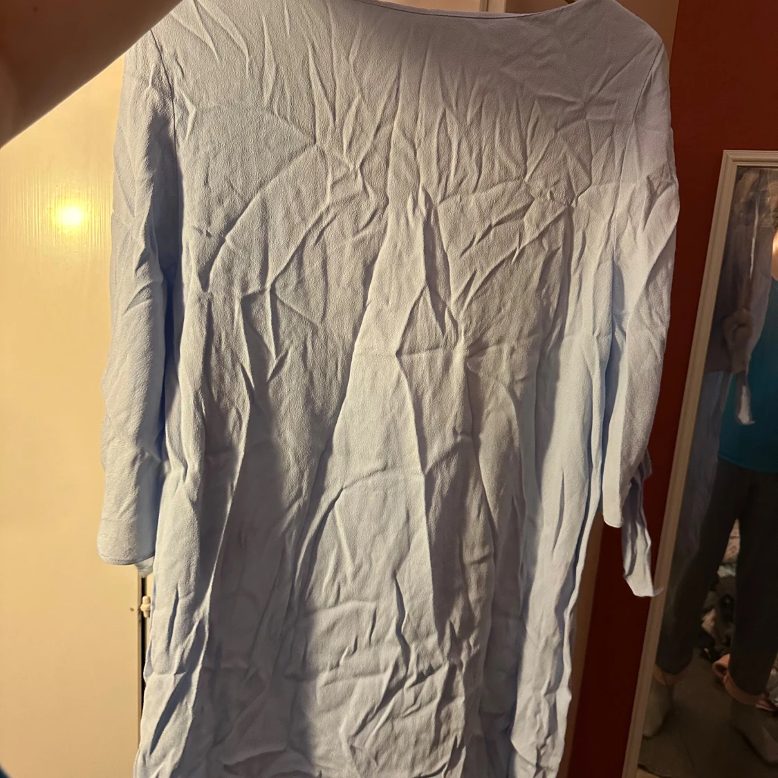 Ljusblå klänning med knytärm från H&M strl: 44 - 3