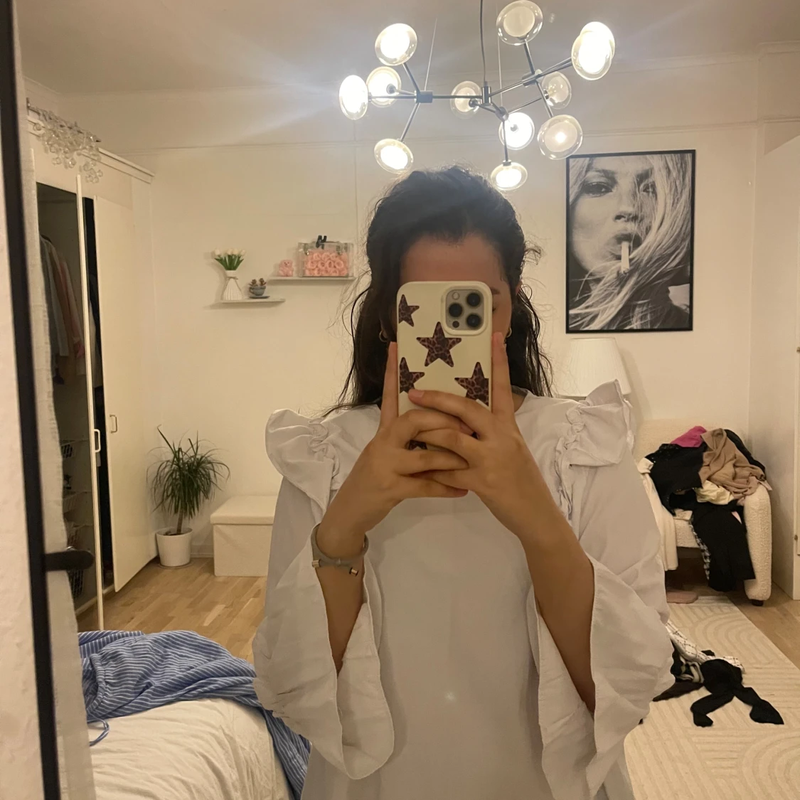 Vit blus med volangärmar - 2