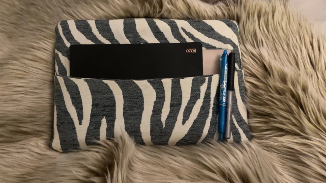 Zebramönstrad datorväska i tyg