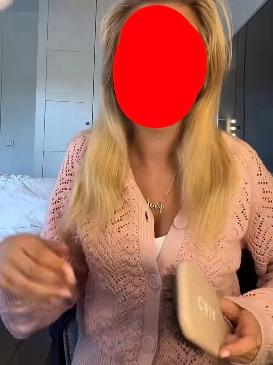 Ljusrosa stickad kofta med knappar - 1