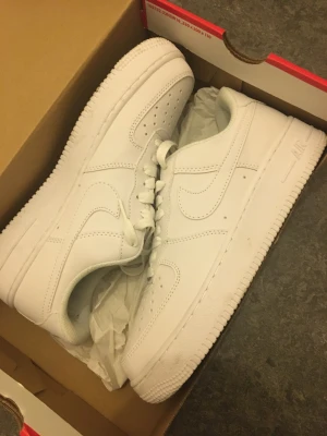 Brand mew air force 1 - Brand new nike boight never used small one me