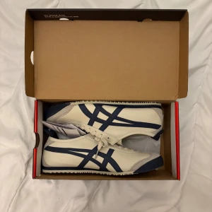 Onitsuka Tiger Skor - Feta helt nya oanvända onitsuka skor! Hör av er vid intresse!