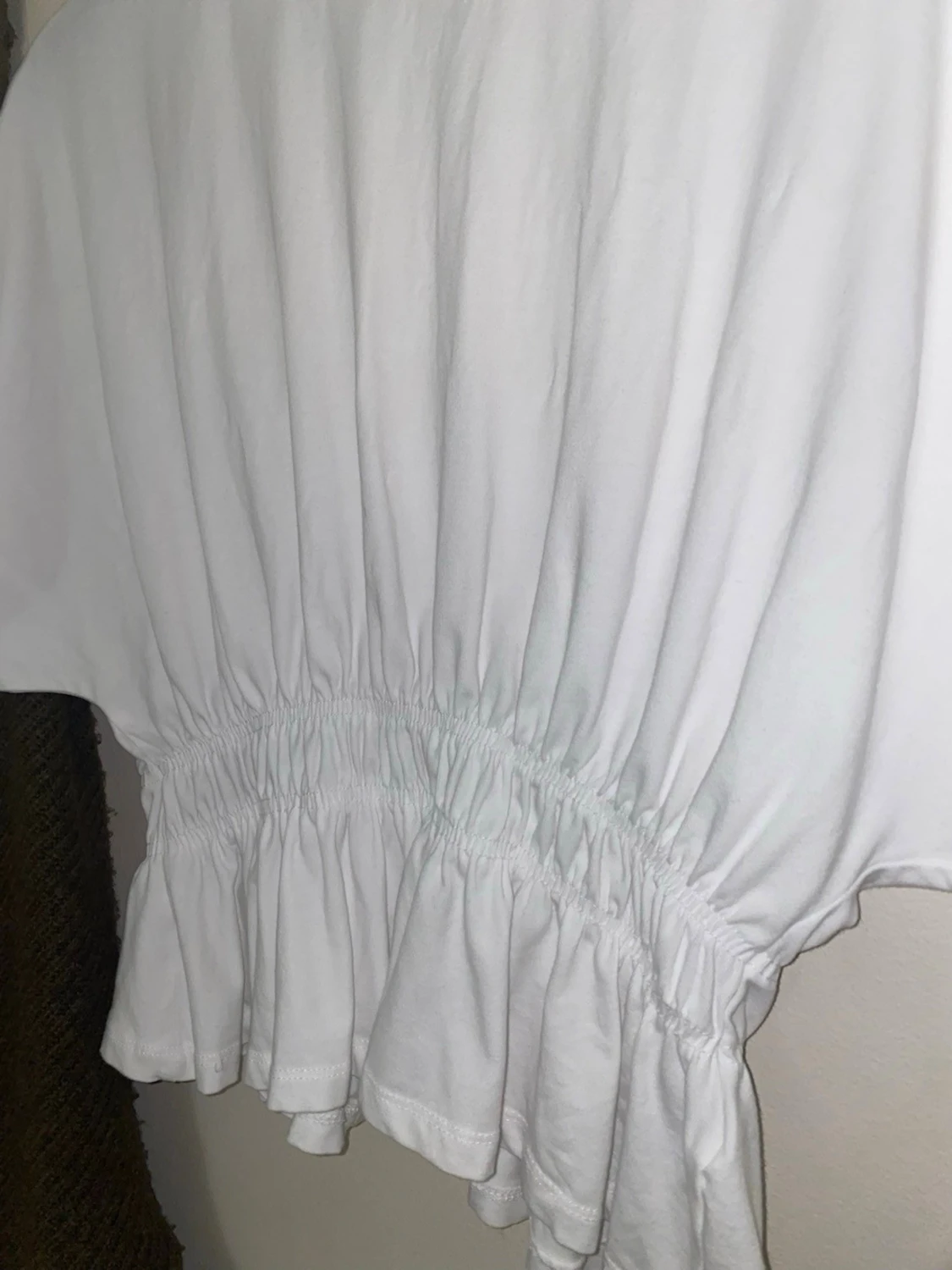 Vit croppad blus med volang - 2