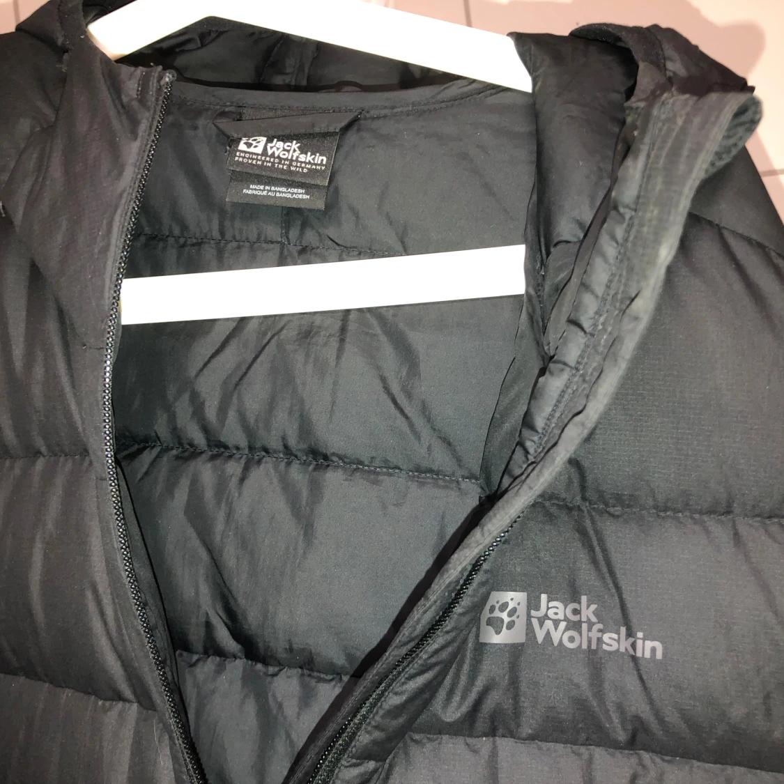 Svart dunjacka från Jack Wolfskin - 2